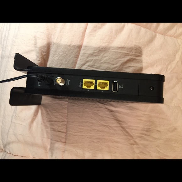 NETGEAR Cable Modem Router Model C3700v2 N600 Wireless WiFi DOCSIS 3.0 2-Port - Picture 14 of 14